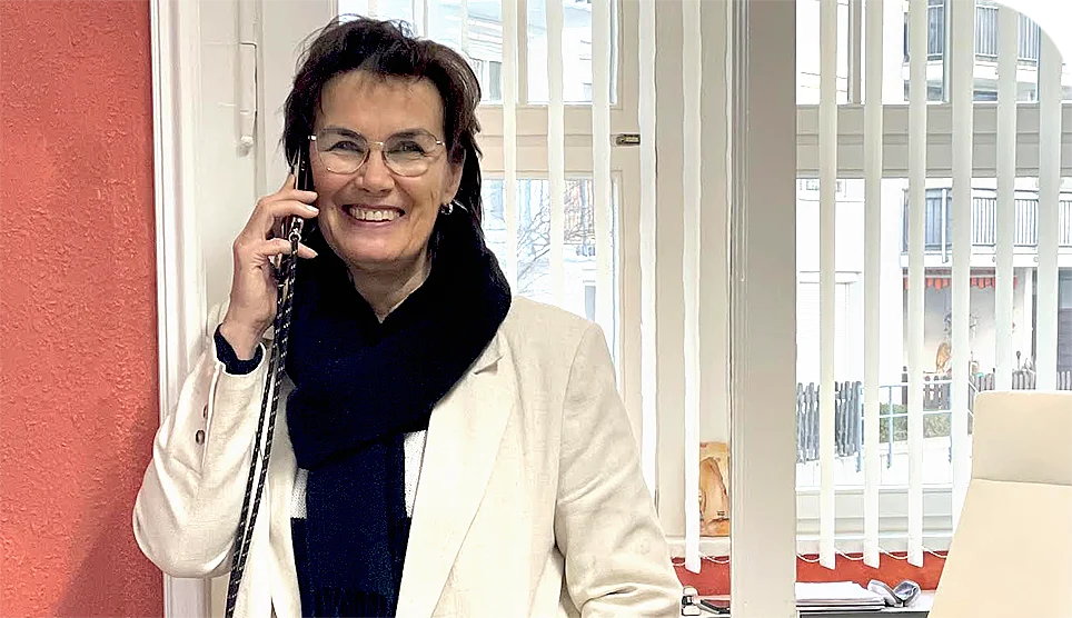 Officemanagerin im Büro